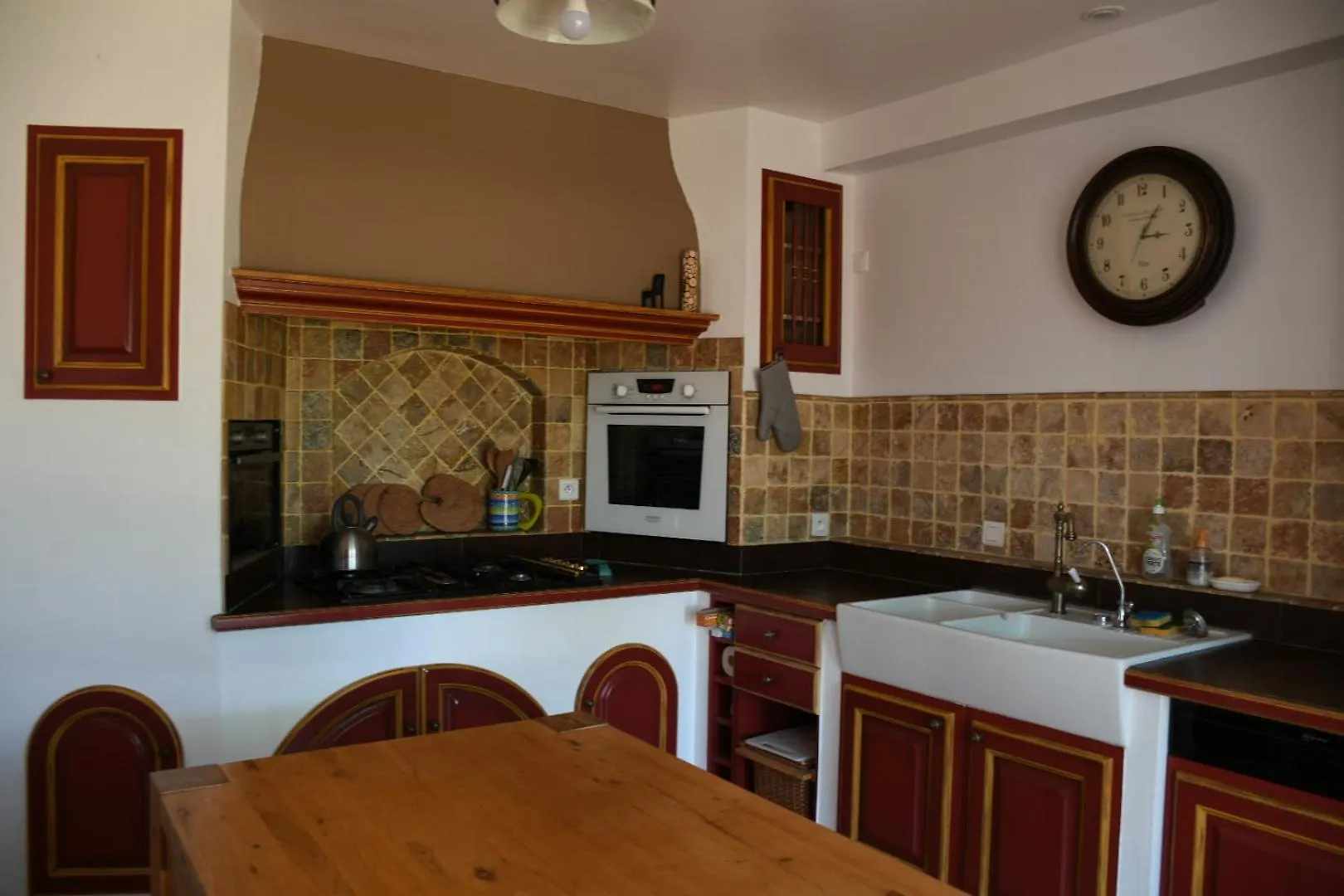 Yana Villa Arles