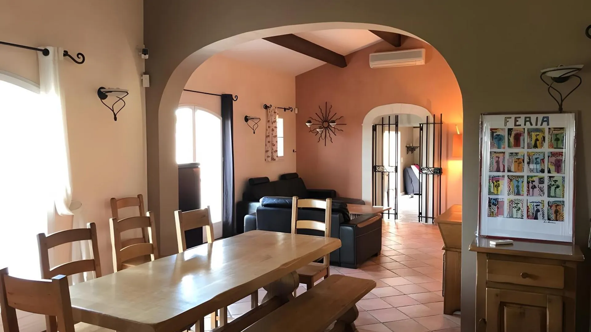 Yana Villa Arles 0*,  France