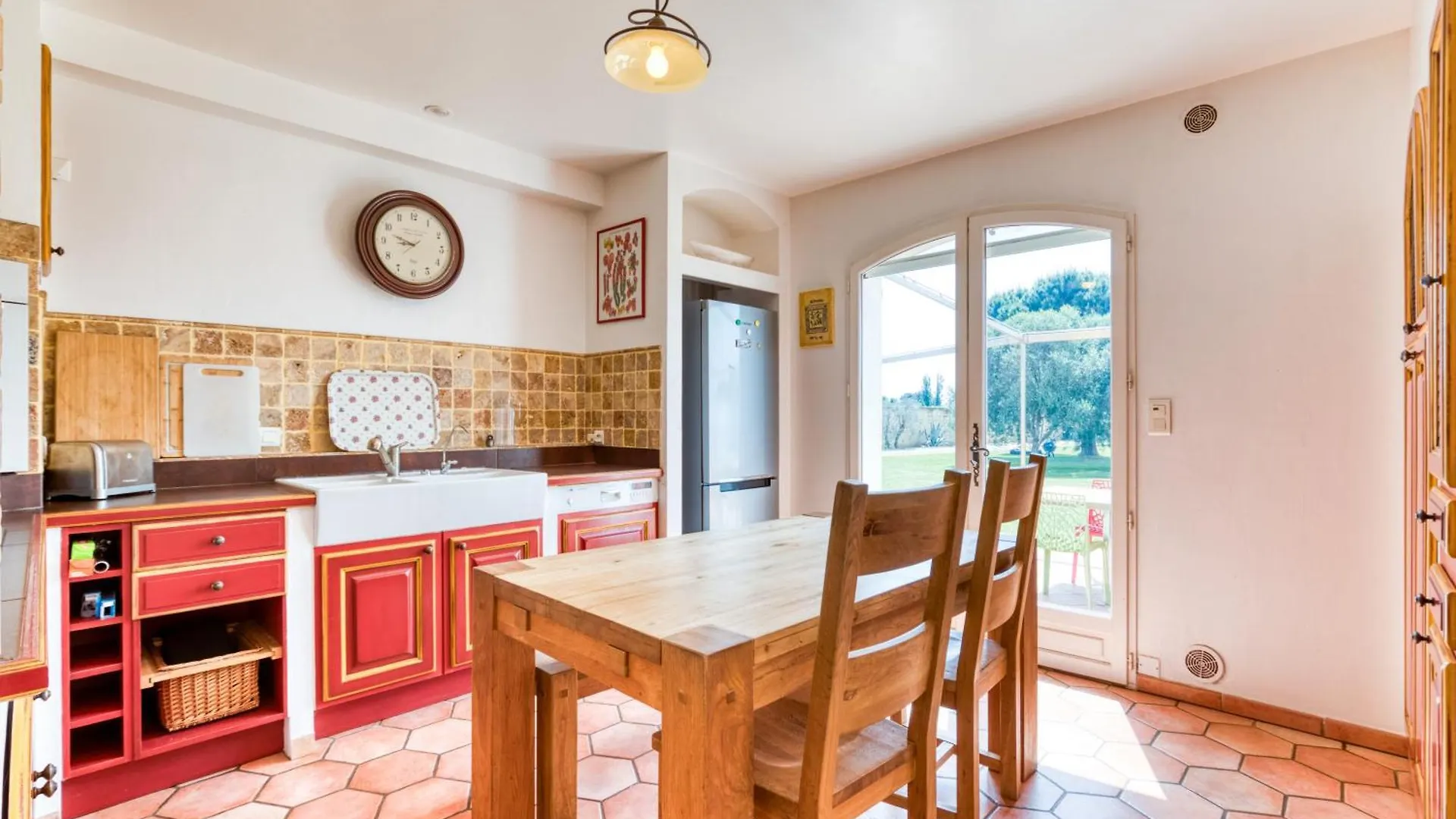 Yana Villa Arles