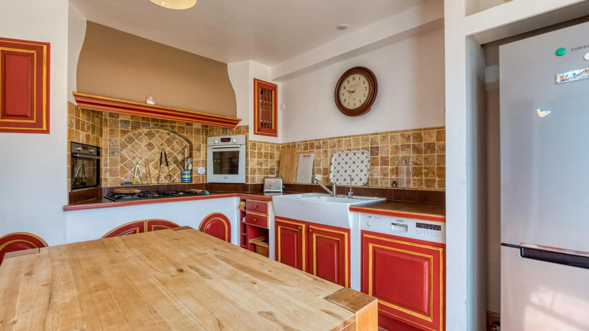 Yana Villa Arles