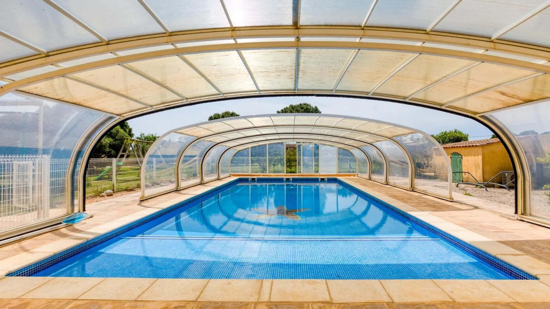 Yana Villa Arles