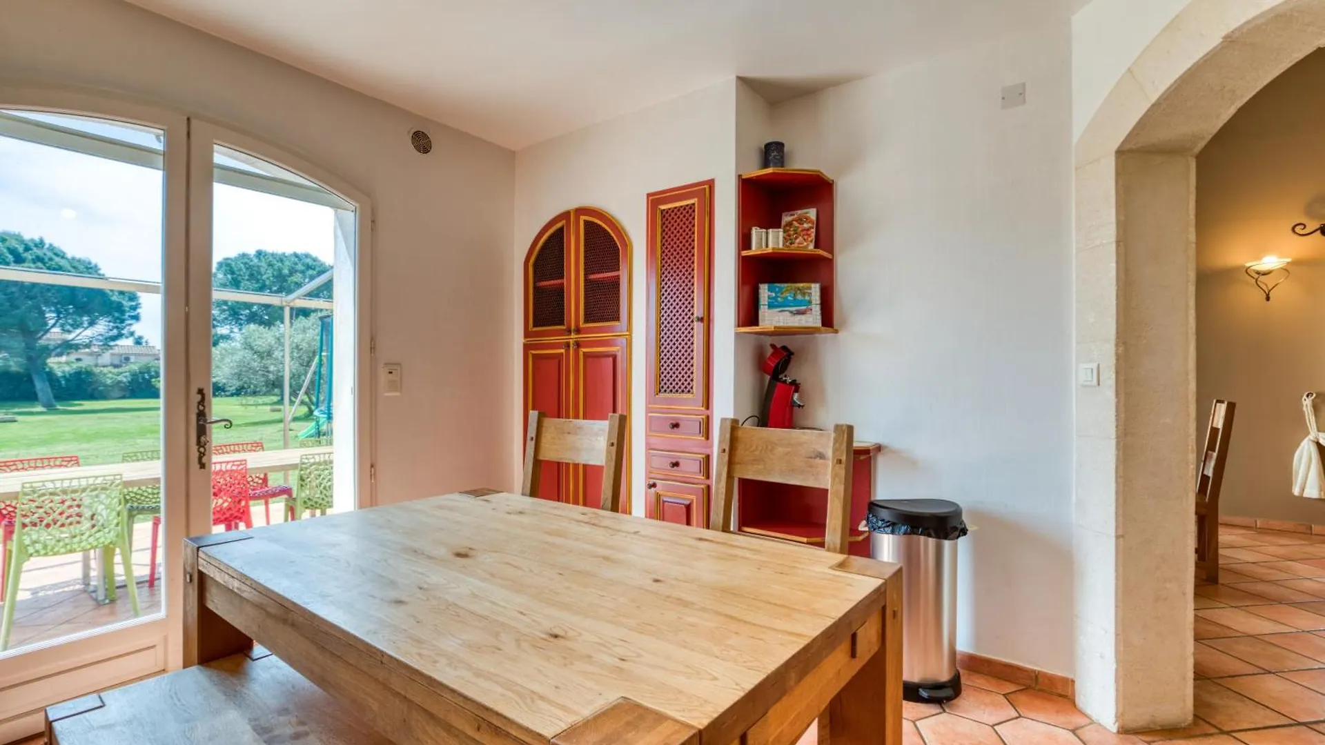 Yana Villa Arles France
